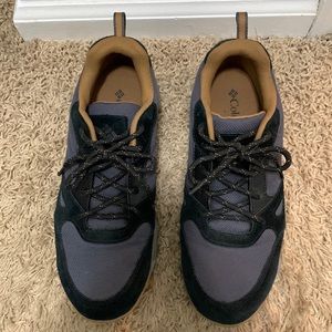 Women’s Columbia hiking sneaker, size 8.5